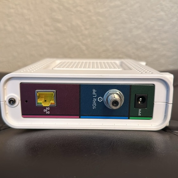 ARRIS SB6190Docsis 3.0 Surfboard cable modem - Picture 7 of 9